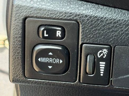 Used 2015 Toyota Corolla L FWD image 23