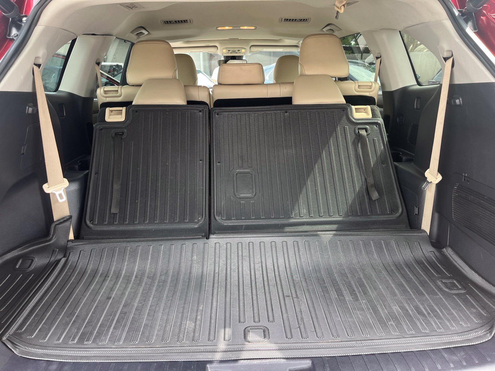 Used 2022 Toyota Highlander XLE FWD image 28
