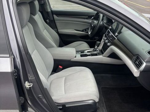 Used 2018 Honda Accord EX image 18