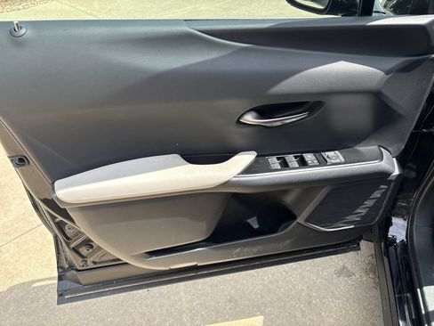 Used 2023 Lexus UX 250h AWD w/ Premium Package image 14