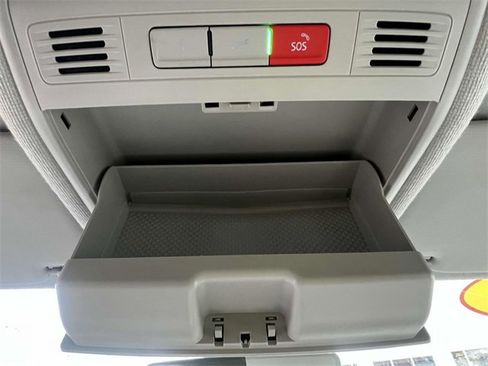 Used 2022 Volkswagen Tiguan SE image 30