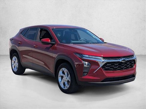 Certified 2024 Chevrolet Trax LS w/ LS Convenience Package image 3