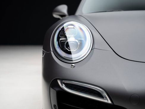 Used 2014 Porsche 911 Turbo S AWD/4WD image 9
