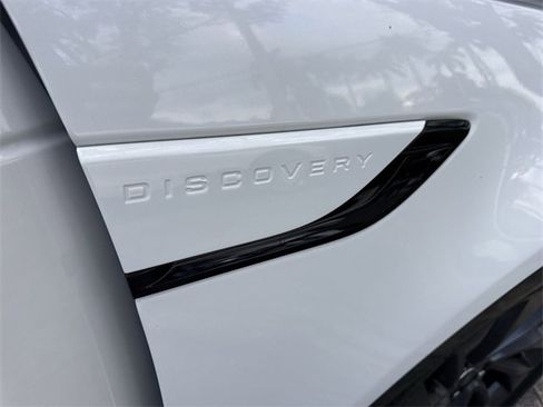 Used 2022 Land Rover Discovery S R-Dynamic image 25