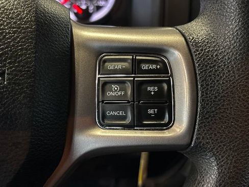 Used 2022 RAM 1500 Classic SLT AWD/4WD image 33