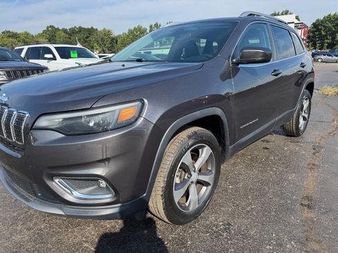Used 2019 Jeep Cherokee Limited AWD/4WD image 9