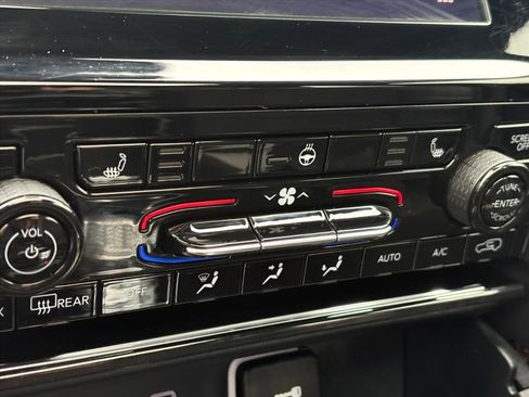 Used 2025 Jeep Grand Cherokee Altitude w/ Trailer Tow Package image 14