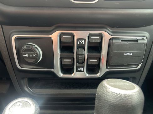 Used 2020 Jeep Gladiator Sport w/ Quick Order Package 24S AWD/4WD image 28
