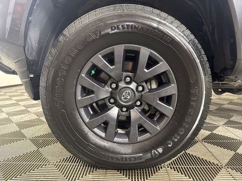 Used 2023 Toyota Tacoma SR5 w/ Technology Package image 10