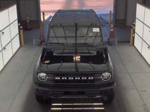 Used 2025 Ford Bronco Big Bend image 2