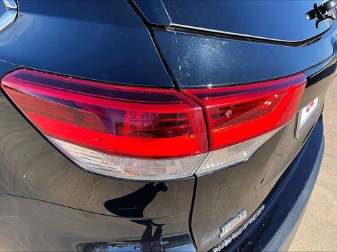 Used 2018 Toyota Highlander XLE image 26