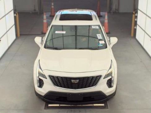 Used 2020 Cadillac XT4 Luxury w/ Cold Weather Package AWD/4WD image 2