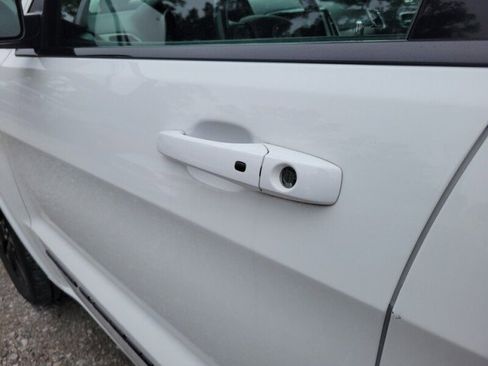 Used 2022 Jeep Grand Cherokee Laredo X RWD image 8