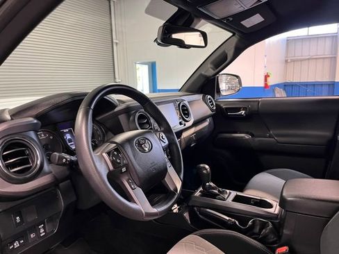 Used 2022 Toyota Tacoma TRD Sport w/ Black Out Package (TMS) image 22