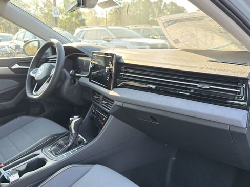 New 2026 Volkswagen Jetta SE FWD image 18