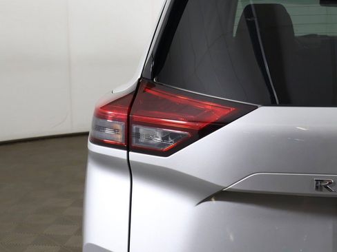 Used 2021 Nissan Rogue SV image 13