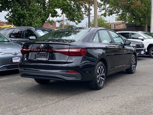 Certified 2025 Volkswagen Jetta S image 3