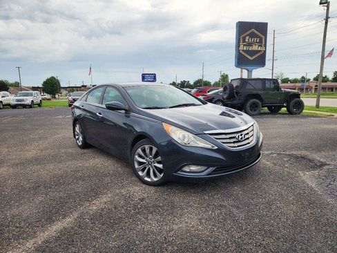 Used 2011 Hyundai Sonata SE FWD image 1
