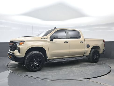 Used 2022 Chevrolet Silverado 1500 Custom Trail Boss w/ LPO, Dark Essentials Package AWD/4WD image 2