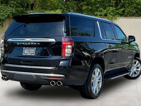 Used 2022 Chevrolet Suburban High Country AWD/4WD image 6