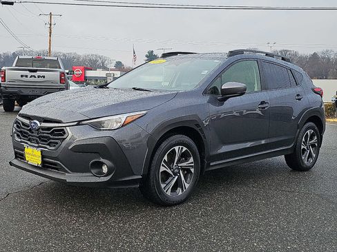 Used 2024 Subaru Crosstrek 2.0i Premium image 3