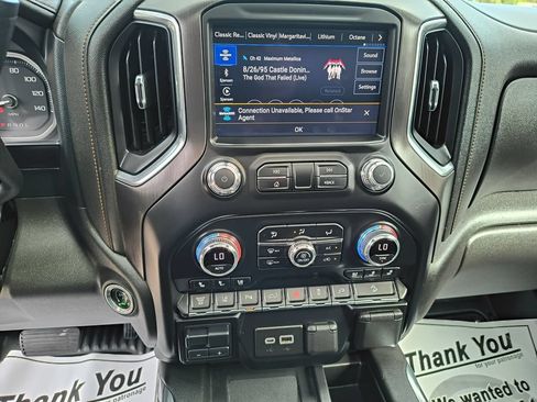 Used 2022 GMC Sierra 2500 AT4 w/ AT4 Premium Plus Package AWD/4WD image 18