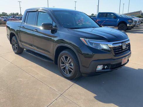Used 2020 Honda Ridgeline Sport image 3