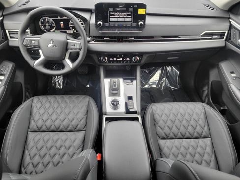 New 2025 Mitsubishi Outlander SEL image 12