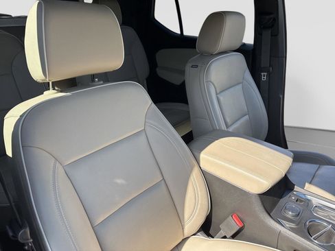 Used 2023 Chevrolet Traverse Premier AWD/4WD image 32