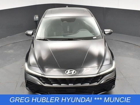 Used 2025 Hyundai Elantra SEL FWD image 44