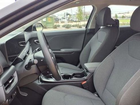 Used 2025 Kia K4 LXS image 14