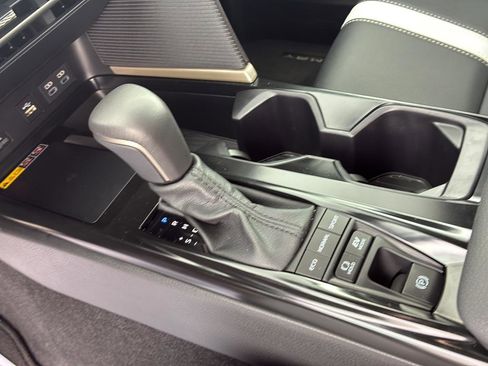 Used 2026 Toyota Camry Hybrid image 33