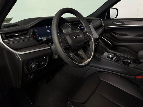 Used 2025 Jeep Grand Cherokee Limited 4xe image 21