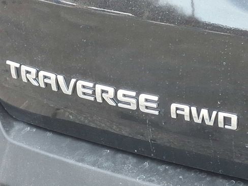 Used 2023 Chevrolet Traverse LT image 30
