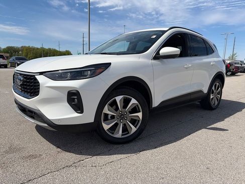 Used 2024 Ford Escape Platinum AWD/4WD image 3