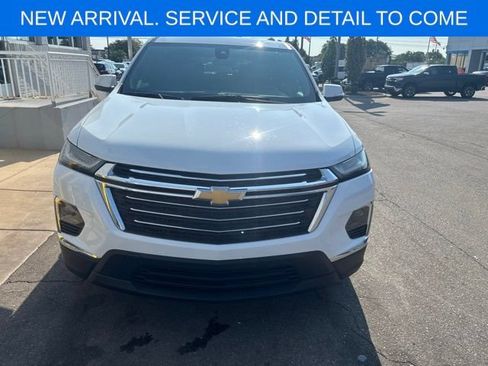 Used 2023 Chevrolet Traverse LT FWD image 3