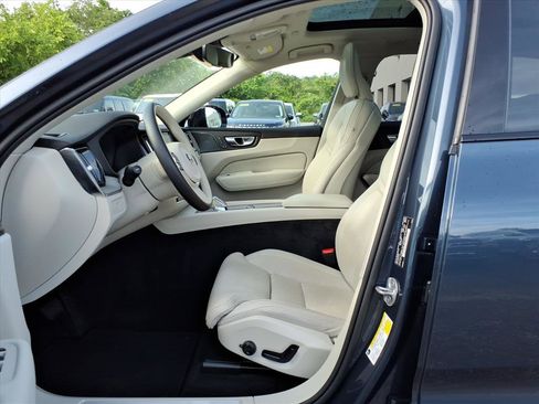Certified 2023 Volvo XC60 B5 Ultimate w/ Climate Package AWD/4WD image 11