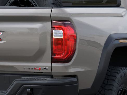 New 2026 GMC Canyon AT4X w/ AT4X AEV Edition AWD/4WD image 11