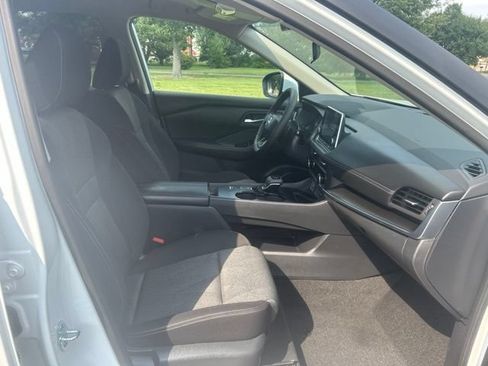 Used 2026 Nissan Rogue SV FWD image 26