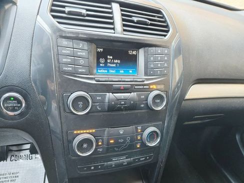 Used 2018 Ford Explorer XLT image 25