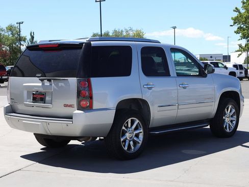 Used 2011 GMC Yukon Denali AWD/4WD image 6