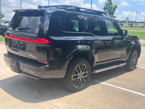 Used 2025 Lexus GX 550 w/ Accessory Package (31) AWD/4WD image 10