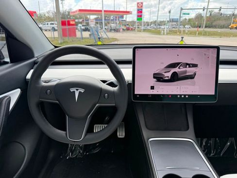 Used 2022 Tesla Model Y Performance image 18