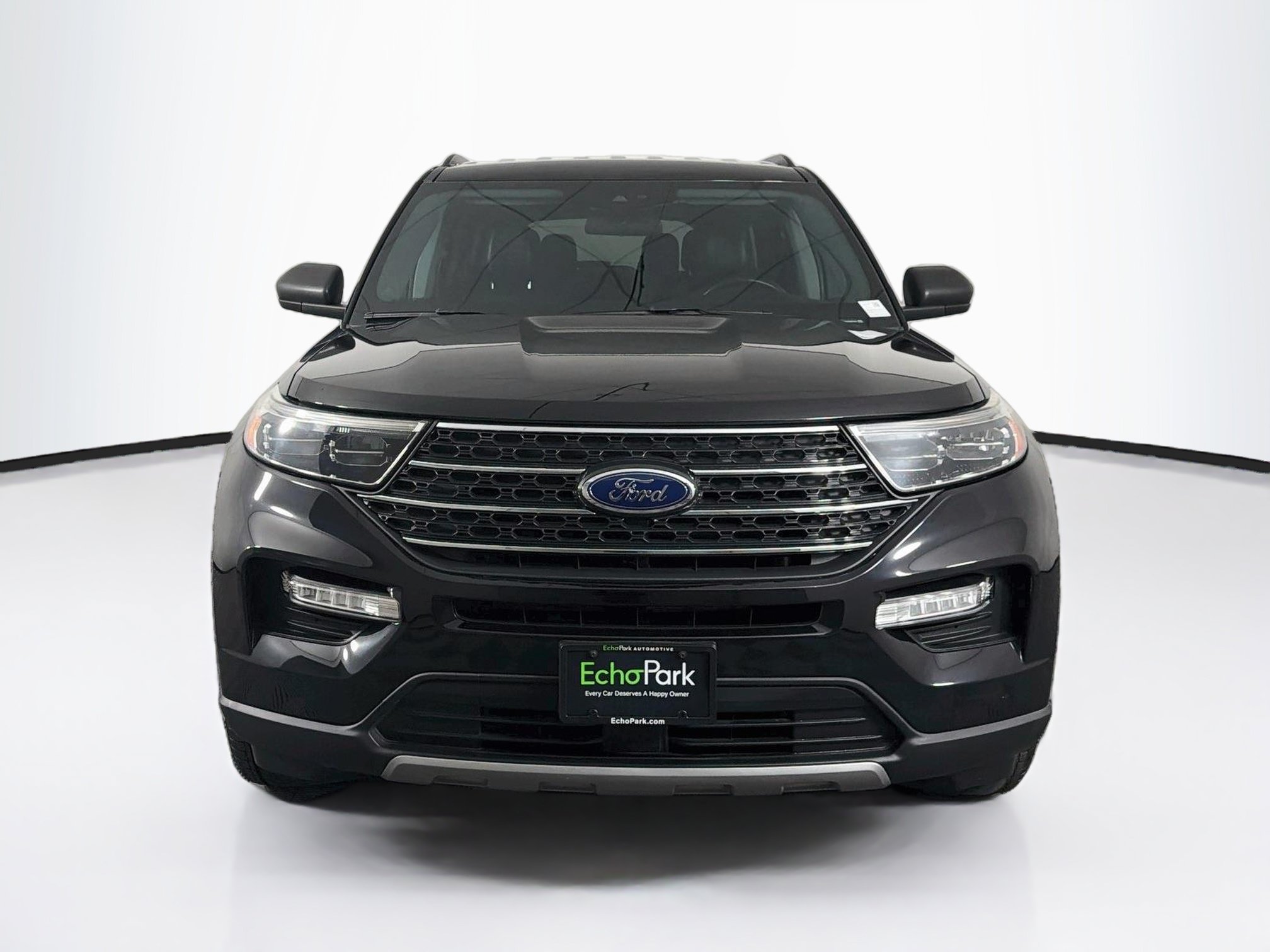 Used 2022 Ford Explorer XLT w/ Equipment Group 202A RWD image 2