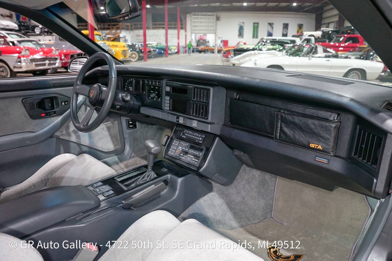 Used 1987 Pontiac Firebird Trans Am RWD image 40