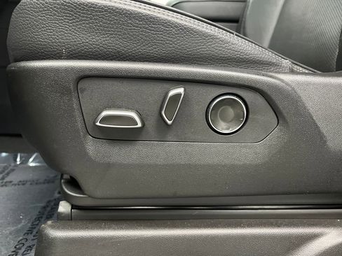 Used 2025 GMC Yukon Denali image 10