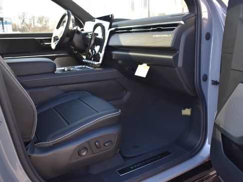 New 2025 GMC Sierra EV Denali image 27