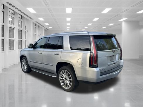 Used 2017 Cadillac Escalade Luxury image 7