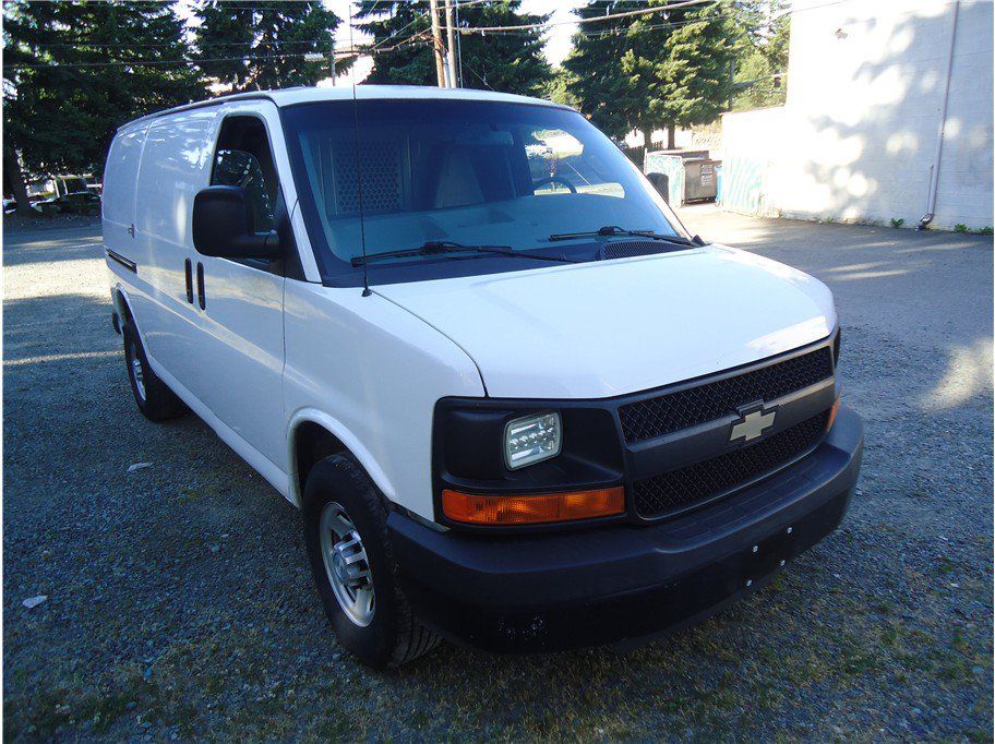 Used 2016 Chevrolet Express 2500 RWD image 4