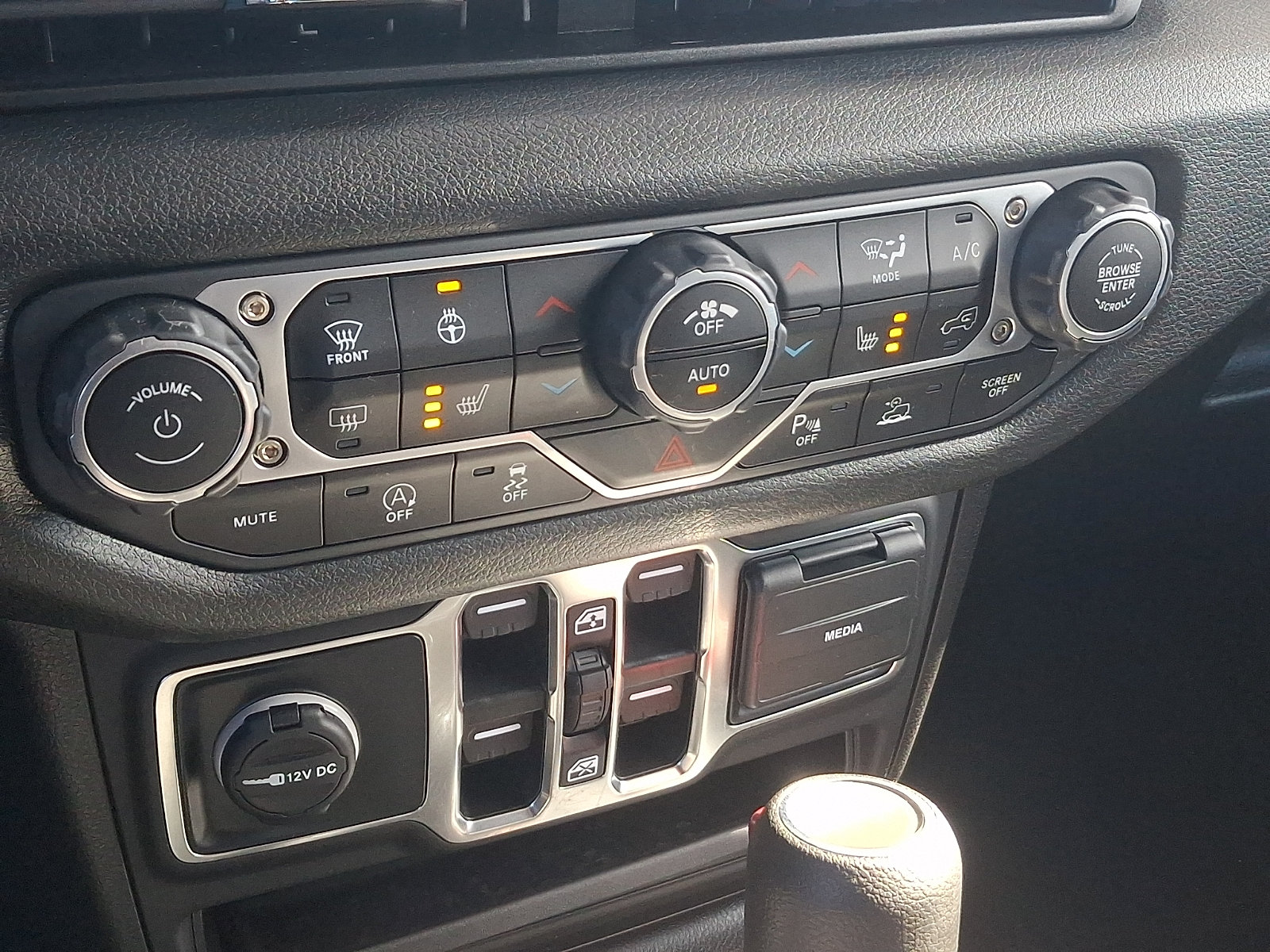 Used 2025 Jeep Gladiator Sport AWD/4WD image 15